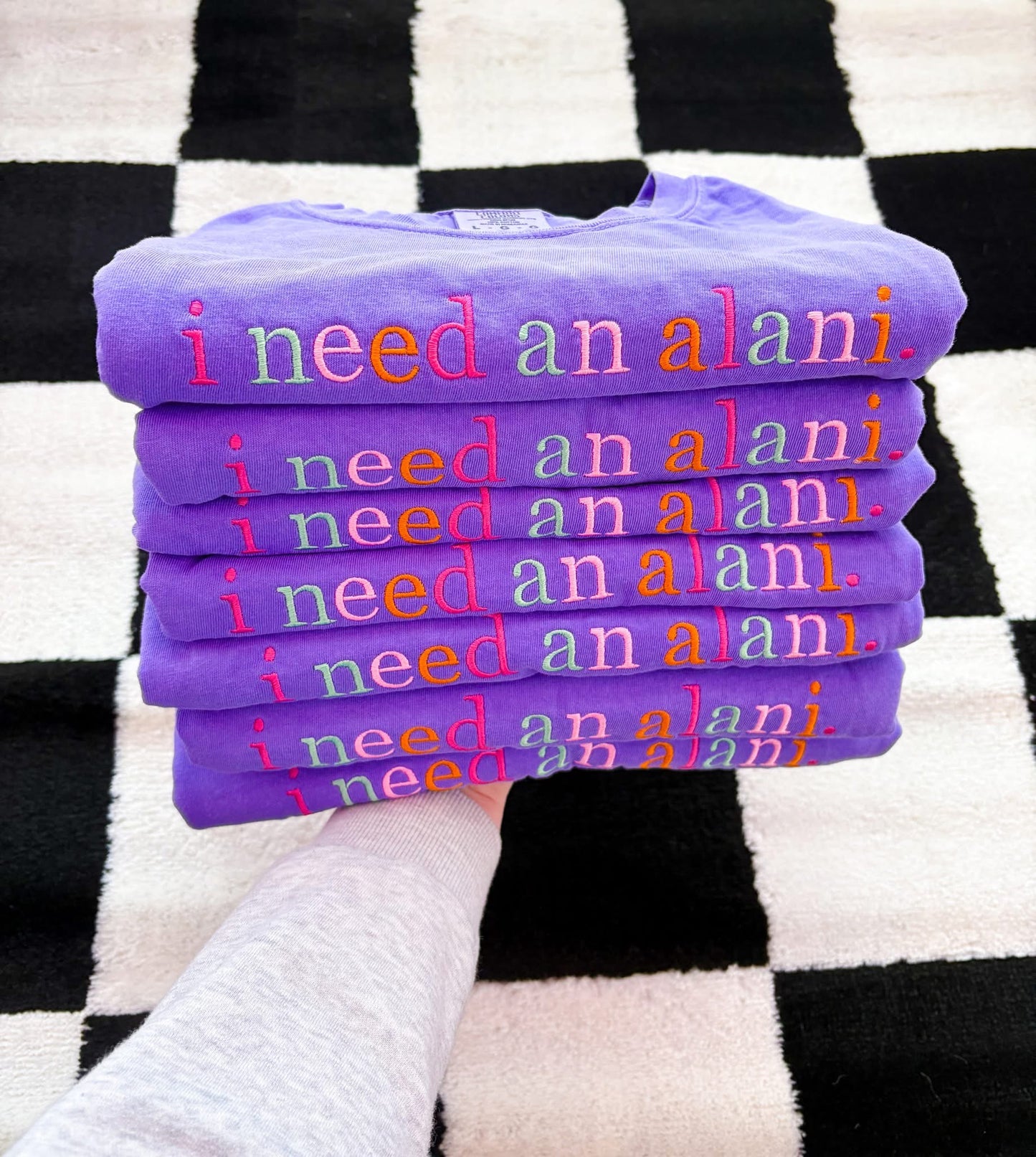 i need an alani (tee/crewneck)